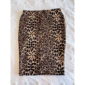 • Leopard Midi Pencil skirt•